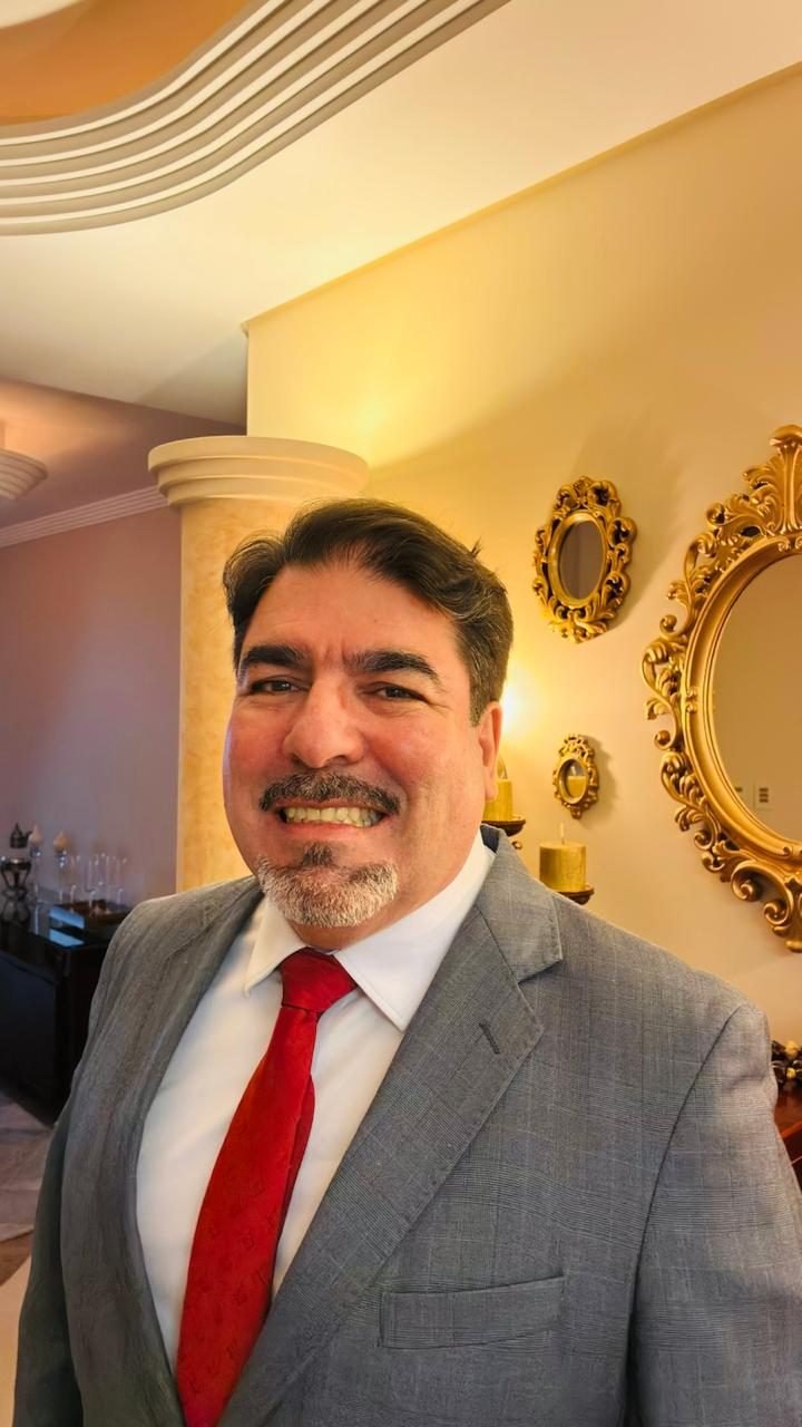 Benevenuto Chaves Neto, advogado fundador do escritório Chaves Neto Advocacia, em Joinville - SC